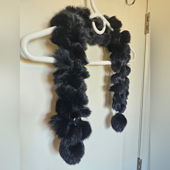 Stunning Rabbit Fur Scarf - Picture 1 of 4